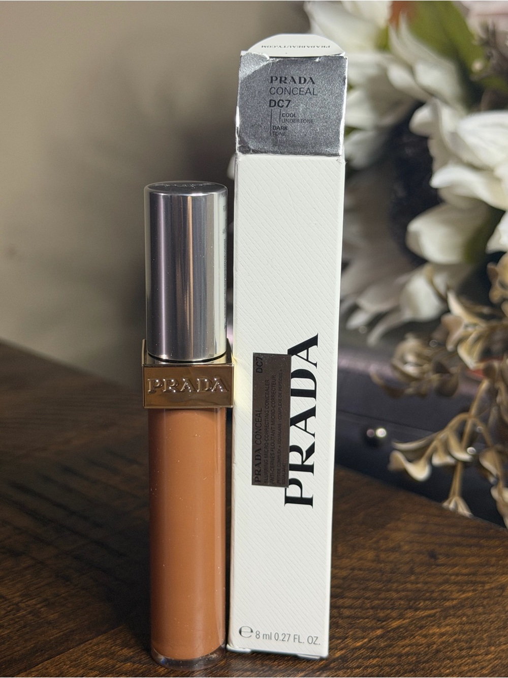 DC7-Prada Beauty Conceal Blurring Micro-Correcting Concealer DC7